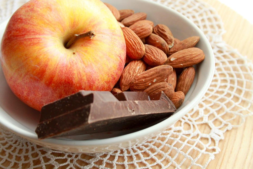 How Many Almonds Should You Eat in a Day is Good for Health and its Side Effects